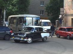 В центре Воронежа сфотографировали уникальную «Волгу»