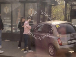 Автомобилистка влетела в табачный киоск в Воронеже – опубликовано фото