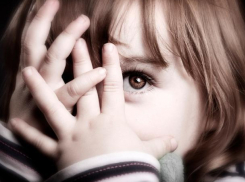 В Воронеже воспитатель избивала и морила голодом малышей в садике