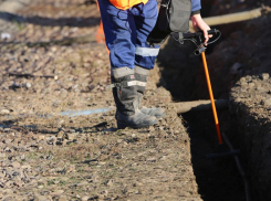 На путепроводе по 9 Января в Воронеже завершают монтаж линии связи