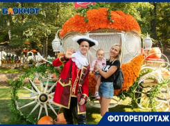 Потрясающие снимки с каретой-тыквой и настоящим гондольером можно сделать на фестивале «Город-сад»