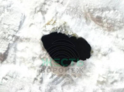 Ребенок провалился в открытый люк на Олимпийском бульваре в Воронеже