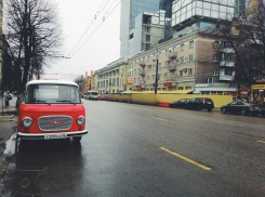 Воронежцы восхитились винтажным «BARKAS» около ЦУМа