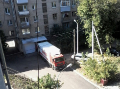 Грузовики «Магнит» не дают нормально жить воронежцам с 20 лет Октября 
