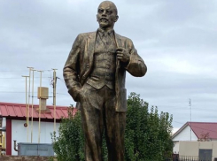 Памятник Ленину в обновленном виде вернули на место в село под Воронежем