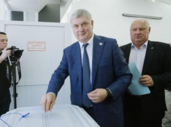 Под санкции ЕС попал воронежский губернатор