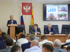 Как мэр Александр Гусев перед депутатами Воронежской гордумы речь держал