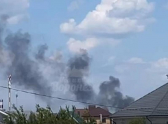 Огромные клубы чёрного дыма встревожили воронежцев в Отрадном 