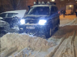 Чудо техники выпустили на улицы ради борьбы со снегом в Воронеже