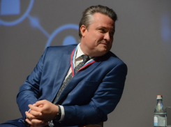 С пожеланием радости обратился к воронежцам мэр Вадим Кстенин