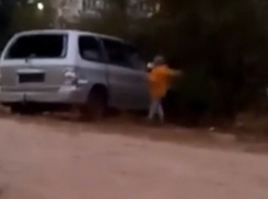 Пацанский жест ребенка в криминальном районе Воронежа попал на видео