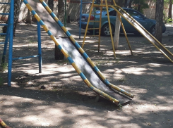 Детскую площадку в Воронеже сравнили с декорациями к фильму ужасов 