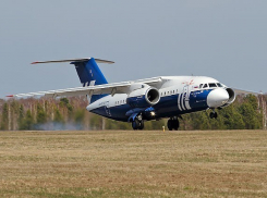 В Воронеже третий самолет Ан-148 передали Министерству обороны