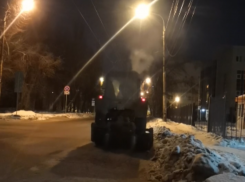 Лихач-тракторист снес припаркованную машину в Воронеже