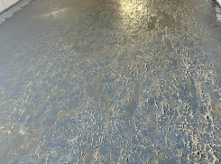 Первый в России подземный каток открылся в Воронеже, и ведет себя как озорная жижа 