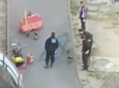 Комичную «имитацию нового асфальта» объяснили в мэрии Воронежа 