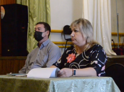 Глава воронежского села, где насмерть замерз человек, сложила полномочия под аплодисменты 