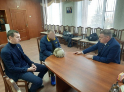 Воронежский солдат рассказал главе своего района, как обеспечена его часть 