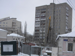 Строители наплевали на Роспотребнадзор и продолжают «рвать уши» воронежцам