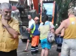 Тылы УК оказались прикрыты СанПиНом во время мусорного бунта в воронежском дворе 