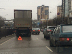 С утра пятницы Воронеж встал в 8-балльных пробках