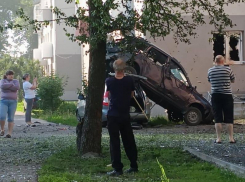 Из-за обстрела машина залетела на крышу другого авто в Белгородской области: пострадали семь человек