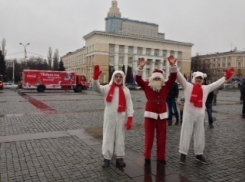 В Воронеж приехали светящиеся фургоны