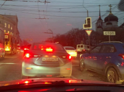 Стала известна причина жуткой пробки в центре Воронежа 
