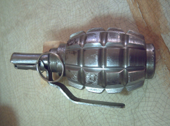 Молодой воронежец пригрозил взорвать таксиста гранатой из-за парковки