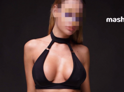 Модель из Воронежа устроила скандал на борту самолета – опубликовано видео