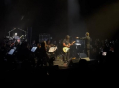 Чем гитарист группы «КИНО» Каспарян привел воронежцев в восторг 23 февраля