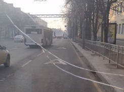Воронежцев заперли в автобусе за неуплату: на видео остальные пассажиры умоляют выпустить их 