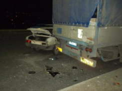 В Воронежской области «Лада» влетела под грузовик: трое погибли, двое пострадали 