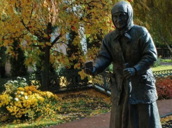 Памятник блаженной Феоктисте появился в Алексеево-Акатовом монастыре Воронежа