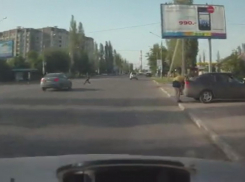 В Воронеже на Ленинском проспекте иномарка сбила человека (ВИДЕО)