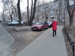 Иллюзия благоустройства: воронежцы остались недовольны четырехмиллионным ремонтом двора 