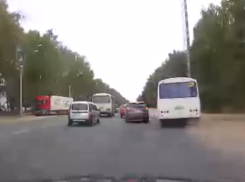 Автобусы-обочечники показали, к чему приводит спешка в Воронеже   