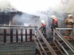 В Воронеже с пожара увезли мужчину в неадекватном состоянии