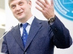 Александр Гусев стал беднее, его супруга  - богаче