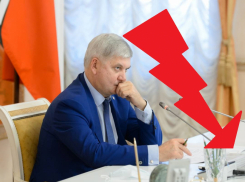 Восемь Вахтиных уронили июльский рейтинг воронежского губернатора Гусева