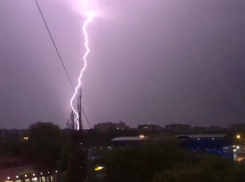 Апокалиптическая гроза попала на видео в Воронеже