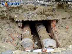 Рабочие повредили водонапорную линию на левом берегу Воронежа – теплотрассу затопило