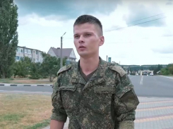 «Попали под обстрел, КамАЗ перевернулся»: воронежский боец рассказал, как спас товарищей