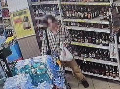 «Похлопал по спине и пытался увести с собой»: воронежцев предупредили о странном поведении мужчины