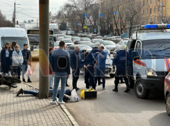 «Не может пошевелить рукой»: у воронежского Автовокзала сбили курьера «Яндекс.Еды» 