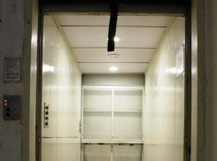 В Воронеже снова выявили небезопасные лифты