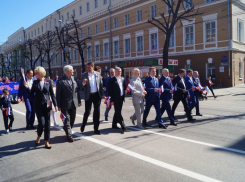 Губернатор Гусев не пришел на Первомайское шествие в Воронеже