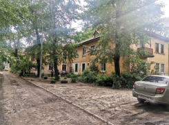 Ветхую двухэтажку с обрушившимся чердаком расселят в Воронеже 