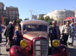 День города в Воронеже: выставка ретро-автомобилей собрала больше 20 машин 