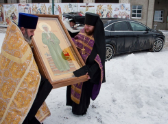 В Воронеж привезли икону и частицы святых мощей блаженной Матроны Московской